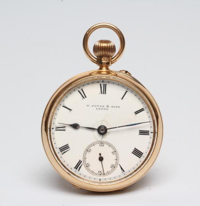 A LADY'S EDWARDIAN 18CT GOLD TOP WIND FOB WATCH Image
