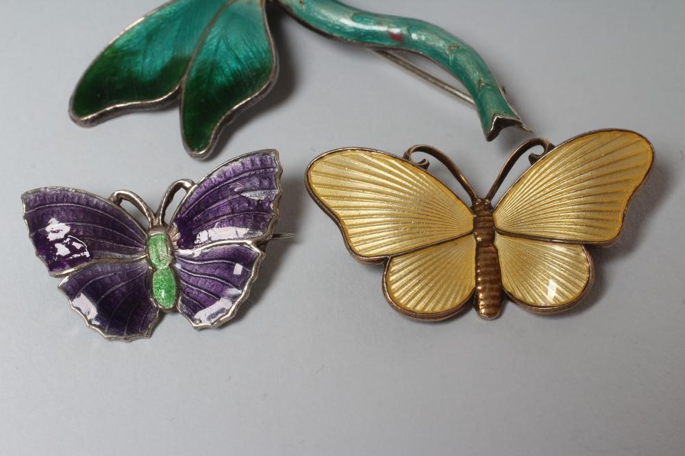 A STERLING SILVER AND ENAMEL DRAGONFLY BROOCH with green wings and tail and yellow thorax Image