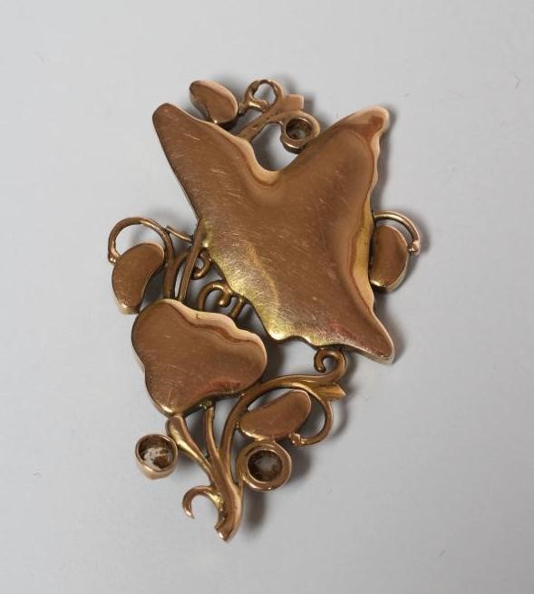 AN ART NOUVEAU BUTTERFLY PENDANT Image