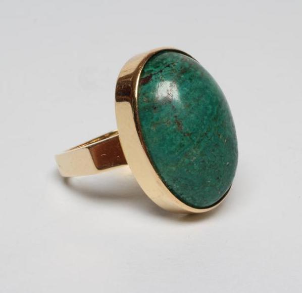 A MODERN DRESS RING Image