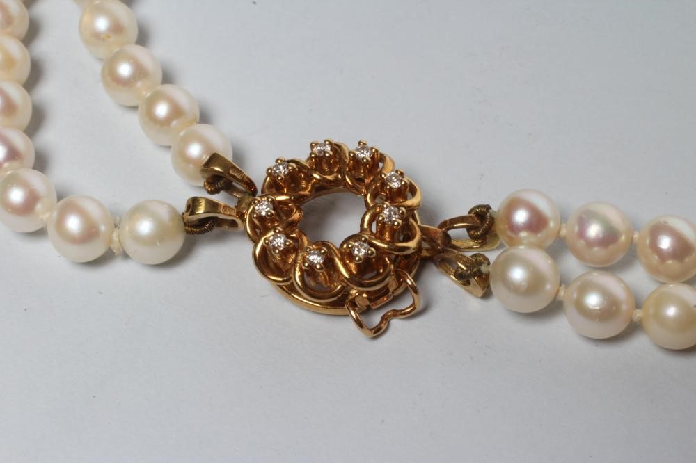 A DOUBLE STRAND CULTURED PEARL NECKLACE Image