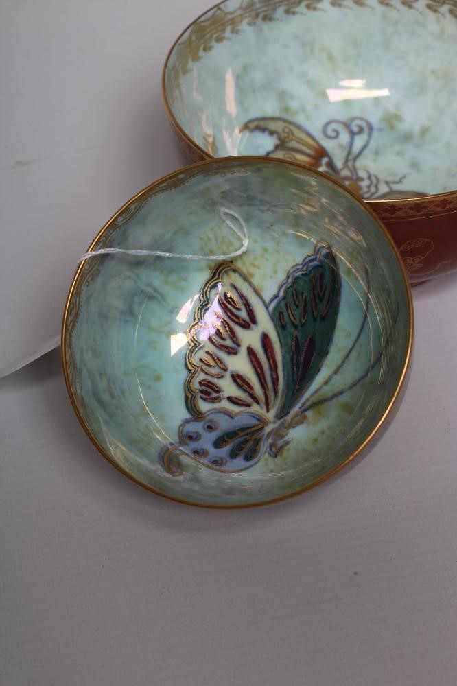 TWO GRADUATED WEDGWOOD BUTTERFLY LUSTRE BOWLS with gilt printed mottled puce ground and iridescent Image