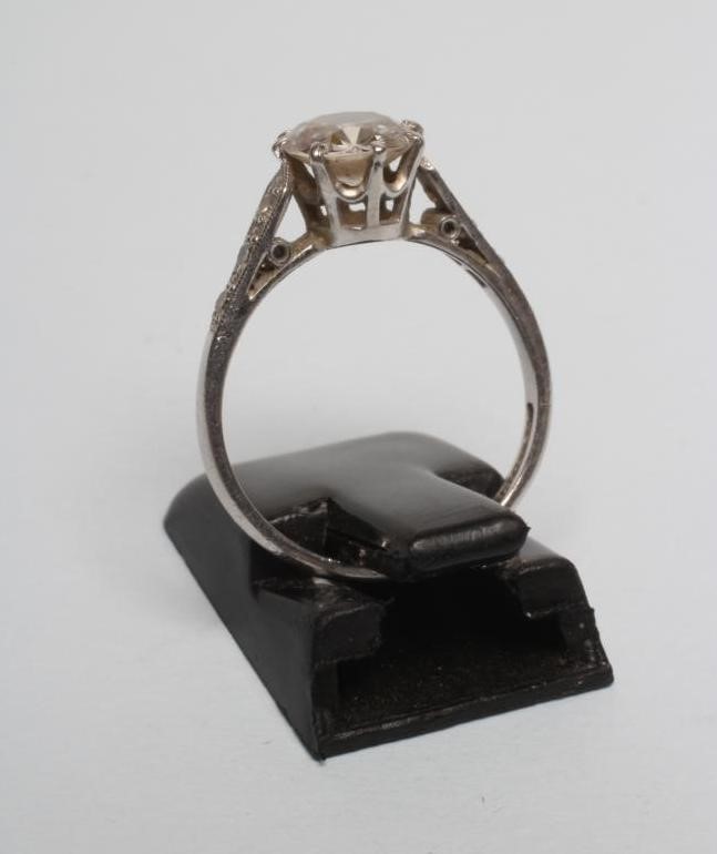 A SOLITAIRE DIAMOND RING Image