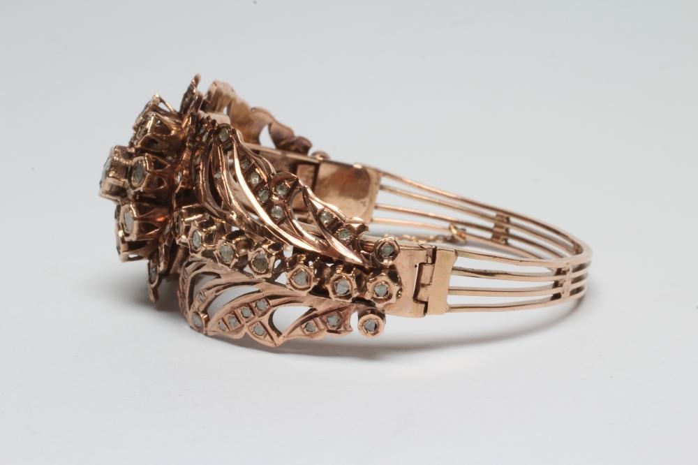 A VICTORIAN DIAMOND BANGLE Image