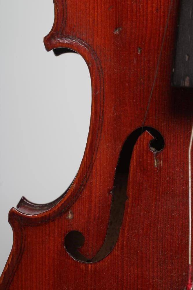 A SMALL VIOLIN Image