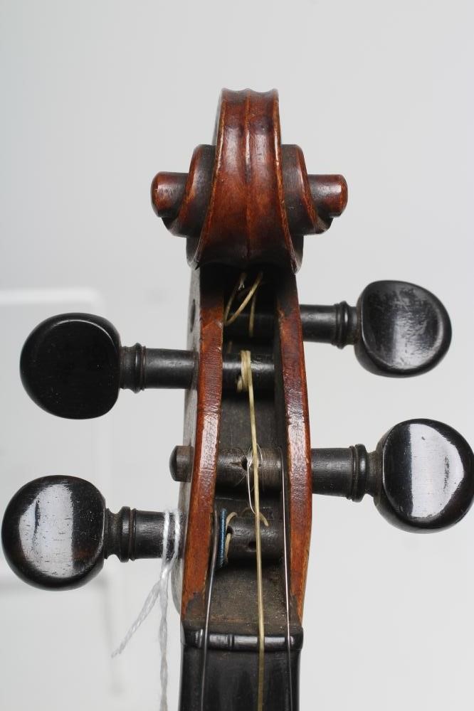 A VIOLIN Image
