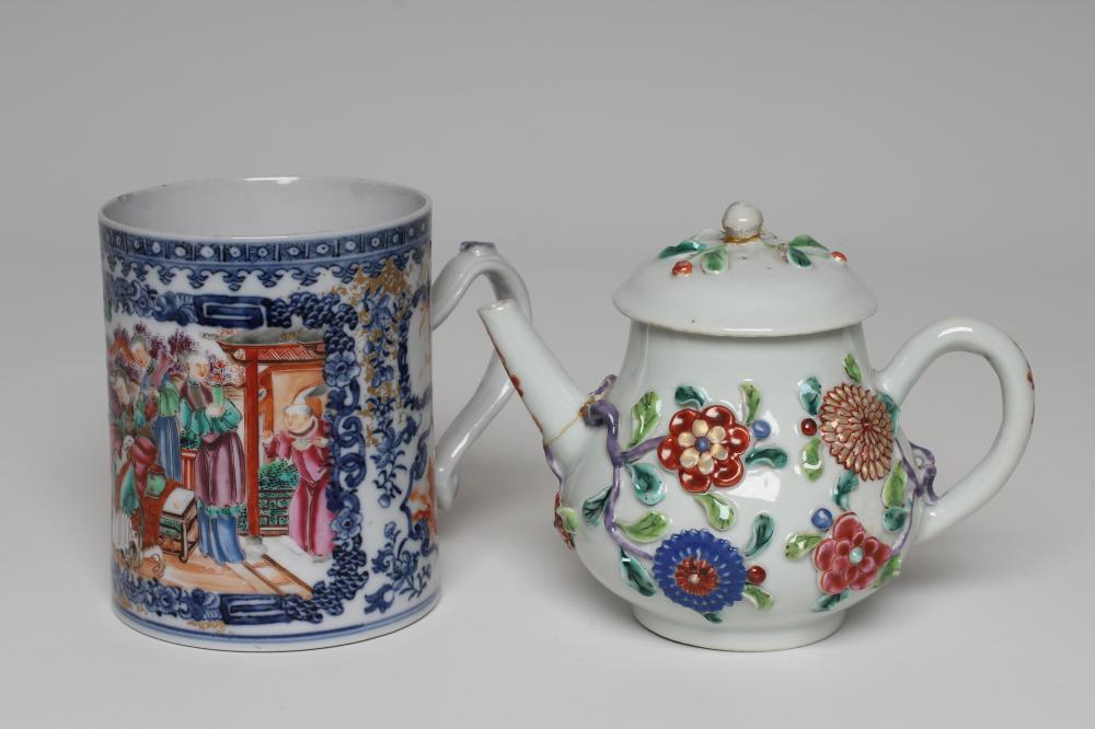 A CHINESE EXPORT PORCELAIN MUG of plain cylindrical form Image