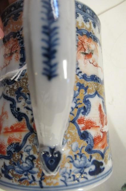 A CHINESE EXPORT PORCELAIN MUG of plain cylindrical form Image