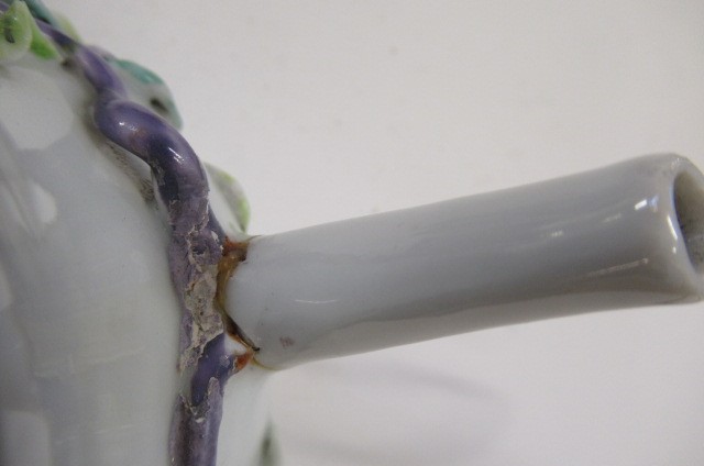 A CHINESE EXPORT PORCELAIN MUG of plain cylindrical form Image