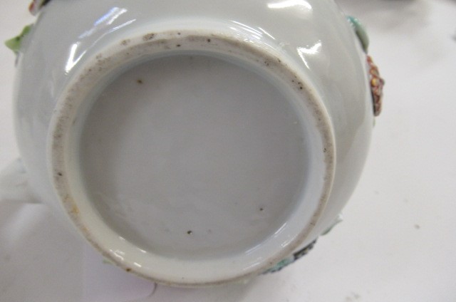 A CHINESE EXPORT PORCELAIN MUG of plain cylindrical form Image
