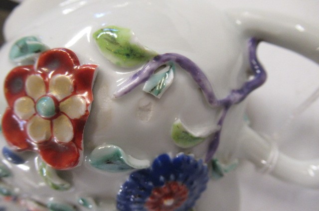 A CHINESE EXPORT PORCELAIN MUG of plain cylindrical form Image