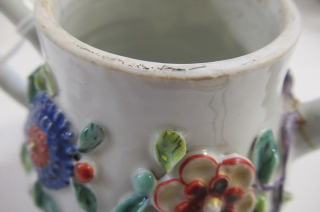 A CHINESE EXPORT PORCELAIN MUG of plain cylindrical form Image