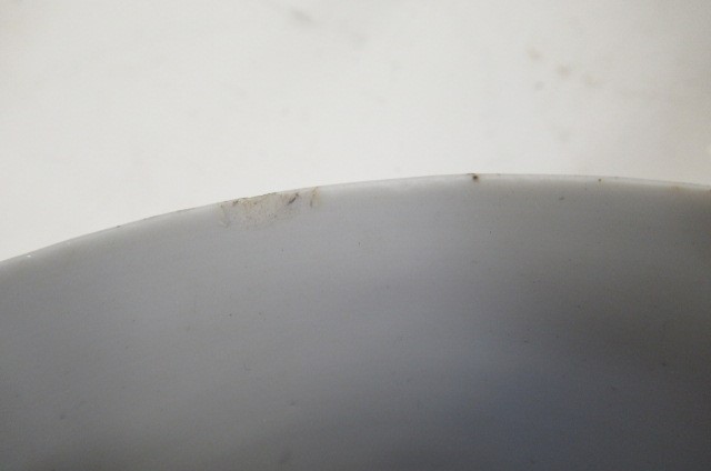 A CHINESE EXPORT PORCELAIN MUG of plain cylindrical form Image