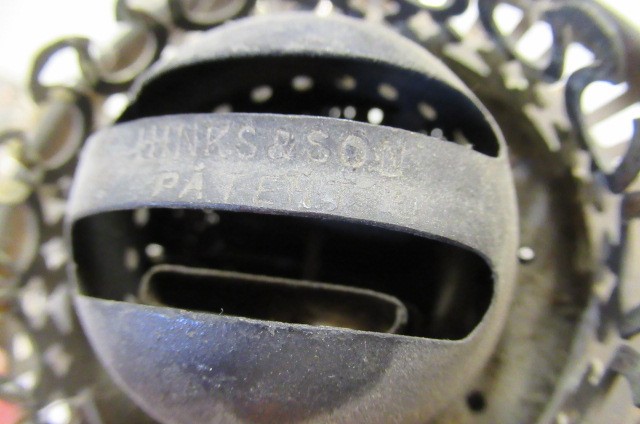 AN EARLY VICTORIAN GLASS OIL LAMP Image