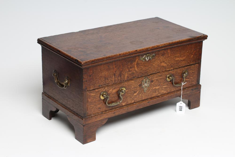 AN OAK TABLE BOX Image