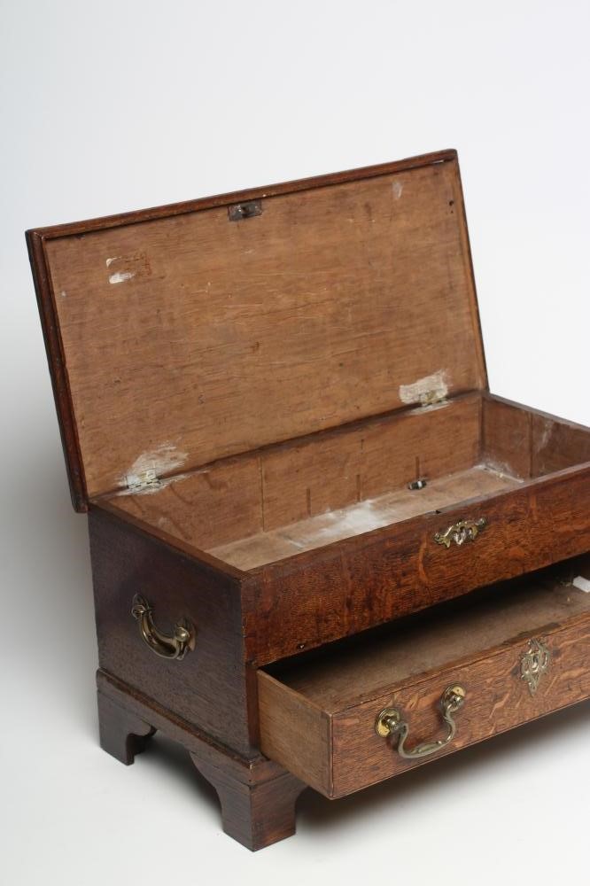 AN OAK TABLE BOX Image