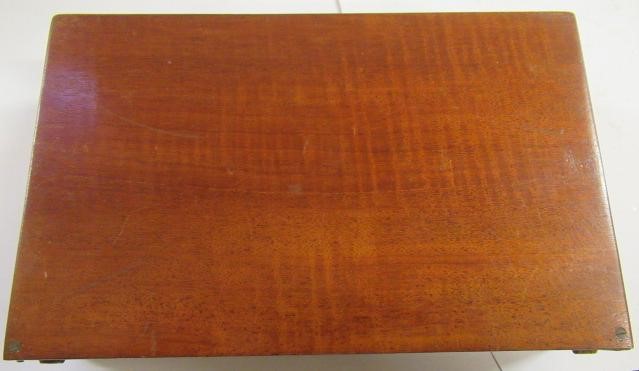 A JAQUES "IN STATU QUO" PATENT IVORY CHESS SET similar to the previous lot in ivory  (Est. plus 21% Image