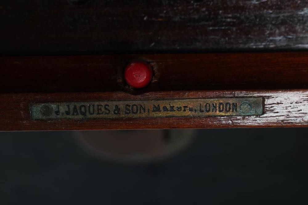 A JAQUES "IN STATU QUO" PATENT IVORY CHESS SET similar to the previous lot in ivory  (Est. plus 21% Image