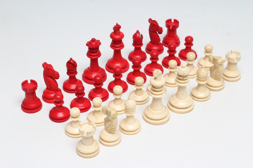 A SET OF CANTONESE IVORY DRAUGHTS Image