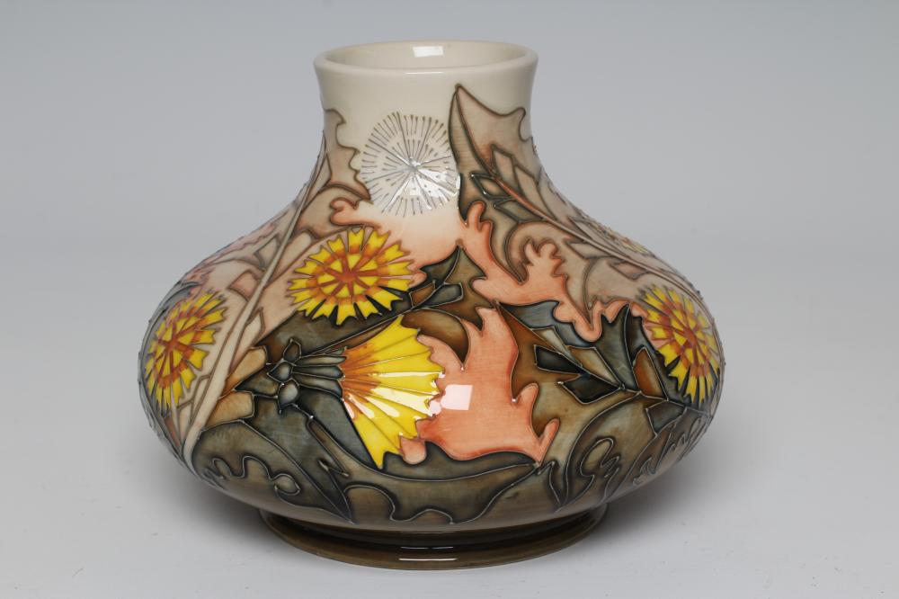 A MOORCROFT DANDELION VASE Image
