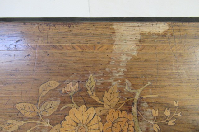 A VICTORIAN SWISS MUSICAL BOX Image