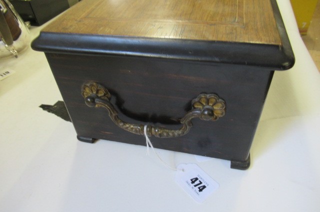 A VICTORIAN SWISS MUSICAL BOX Image