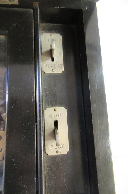 A VICTORIAN SWISS MUSICAL BOX Image