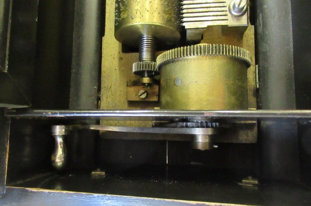 A VICTORIAN SWISS MUSICAL BOX Image