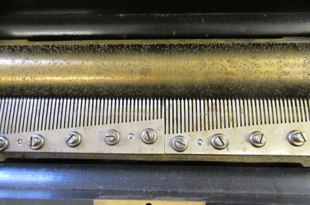 A VICTORIAN SWISS MUSICAL BOX Image