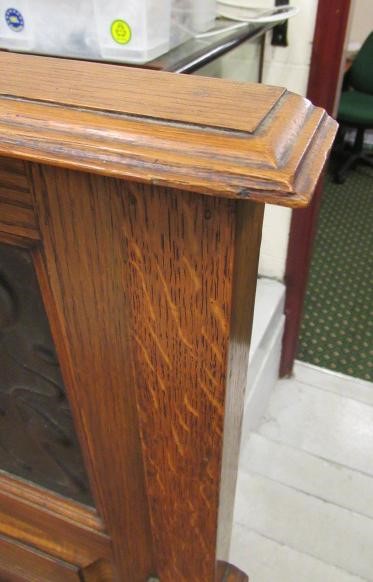 AN ARTS AND CRAFTS OAK BOX SETTLE Image