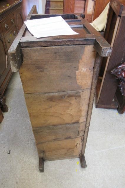 A GEORGIAN SMALL JOINED OAK BOX SETTLE Image