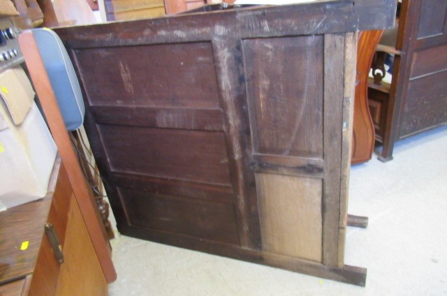 A GEORGIAN SMALL JOINED OAK BOX SETTLE Image