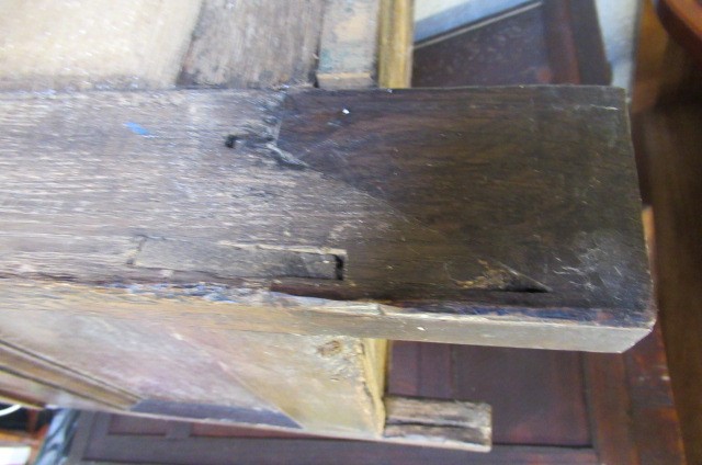 A GEORGIAN SMALL JOINED OAK BOX SETTLE Image