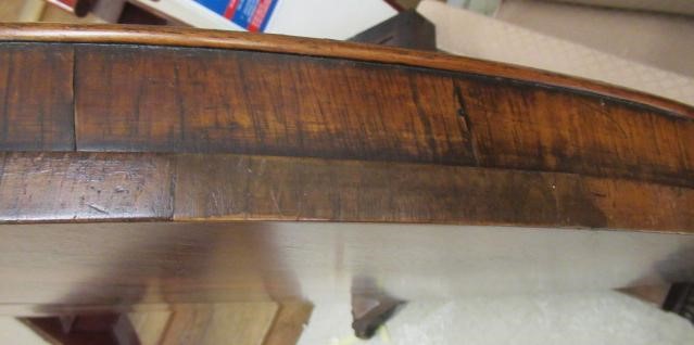 A VICTORIAN ROSEWOOD CENTRE TABLE Image