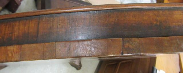 A VICTORIAN ROSEWOOD CENTRE TABLE Image