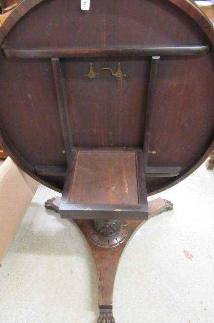 A VICTORIAN ROSEWOOD CENTRE TABLE Image