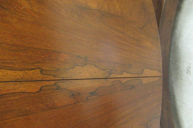 A VICTORIAN ROSEWOOD CENTRE TABLE Image