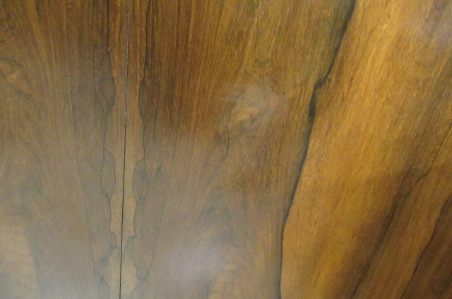 A VICTORIAN ROSEWOOD CENTRE TABLE Image