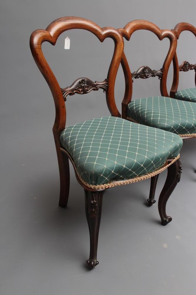 A SET OF SIX EARLY VICTORIAN ROSEWOOD DINING CHAIRS Image
