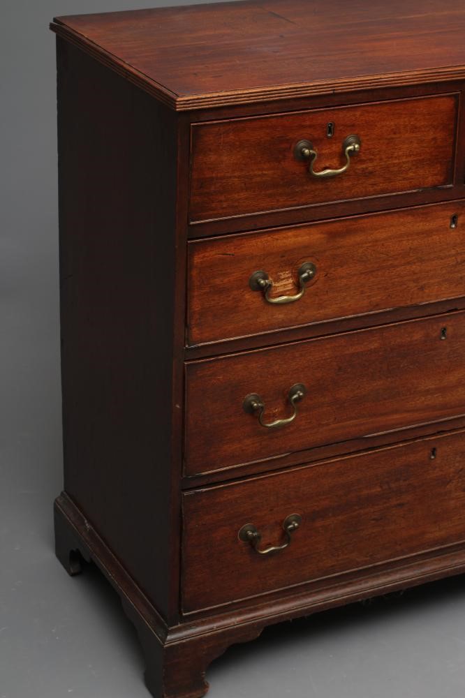 A GEORGIAN MAHOGANY STRAIGHT FRONTED CHEST Image