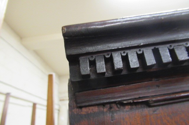 A GEORGIAN MAHOGANY LINEN PRESS Image