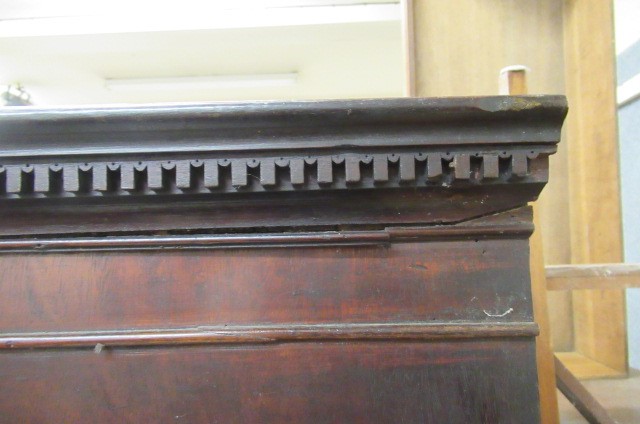 A GEORGIAN MAHOGANY LINEN PRESS Image