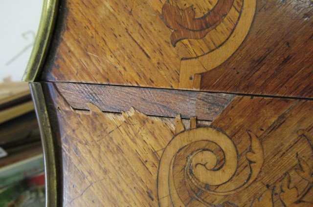 A FRENCH KINGWOOD AND MARQUETRY LOUIS XVI STYLE TABLE Image