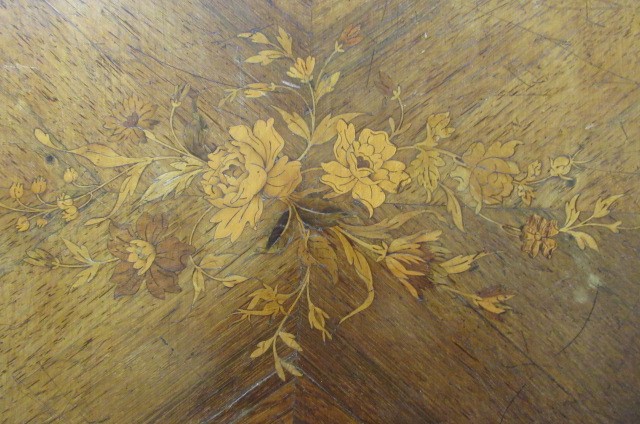 A FRENCH KINGWOOD AND MARQUETRY LOUIS XVI STYLE TABLE Image