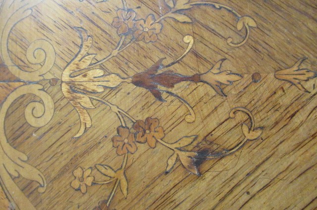 A FRENCH KINGWOOD AND MARQUETRY LOUIS XVI STYLE TABLE Image