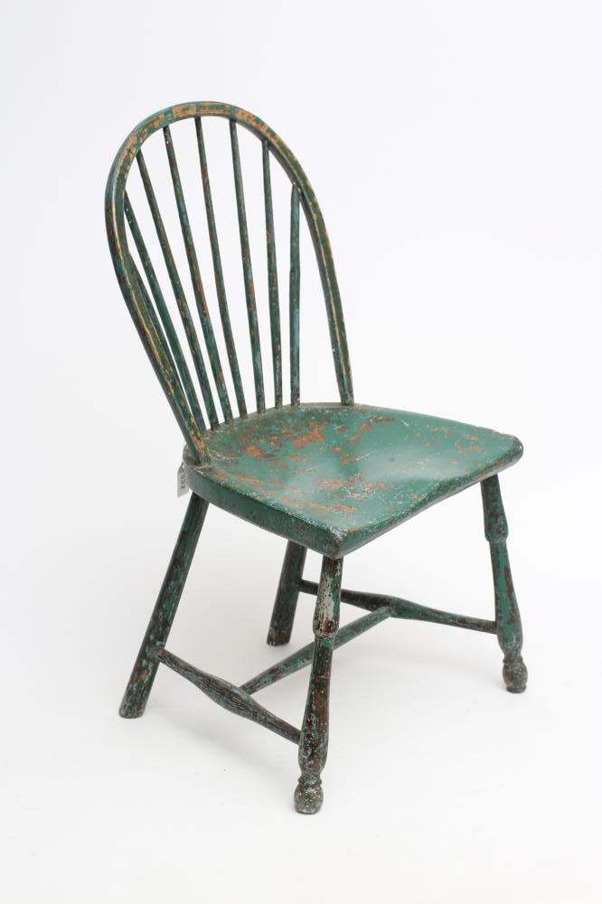 A GREEN PAINTED WINDSOR CHAIR Image