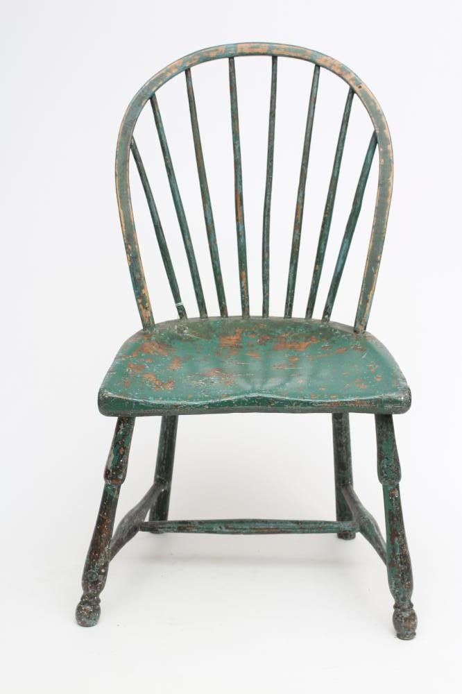 A GREEN PAINTED WINDSOR CHAIR Image