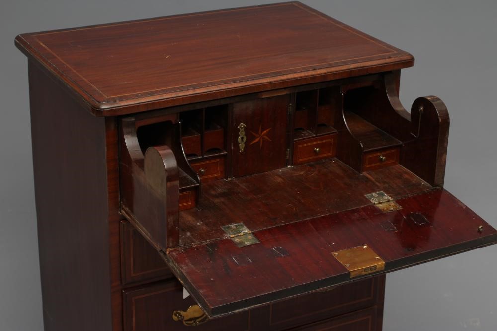 A SMALL MAHOGANY SECRETAIRE CHEST Image