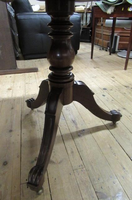 A WILLIAM IV MAHOGANY TWIN PEDESTAL DINING TABLE with a single leaf Image