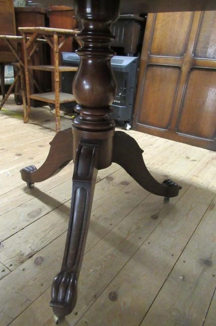 A WILLIAM IV MAHOGANY TWIN PEDESTAL DINING TABLE with a single leaf Image